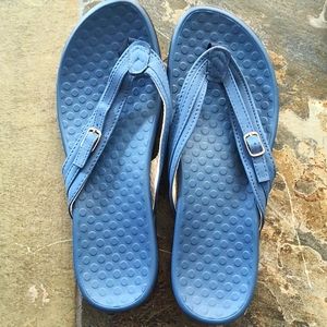 Vionic Patty blue thong sandals